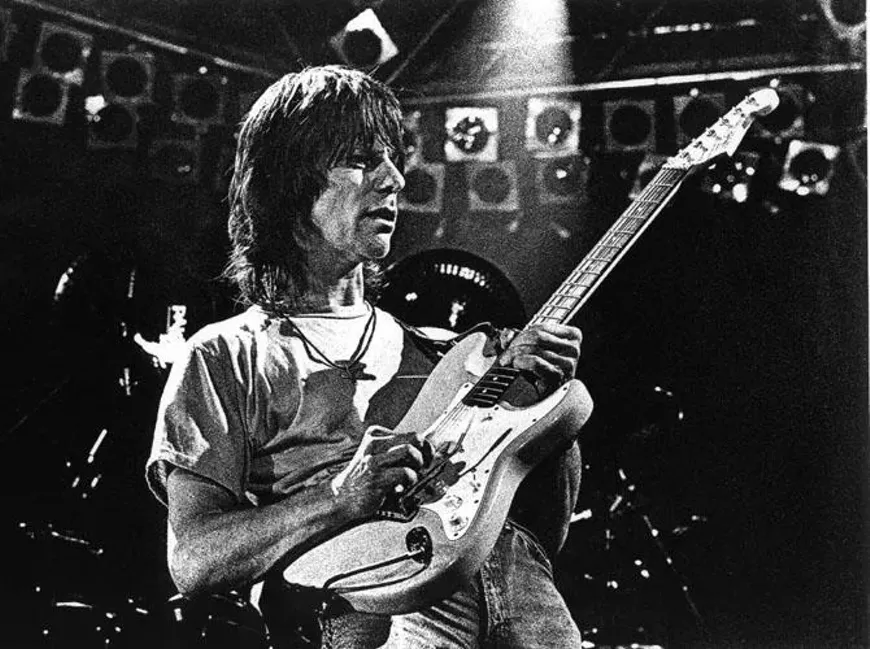 jeff-beck-black-and-white.webp