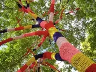 Image: Public Knit-In