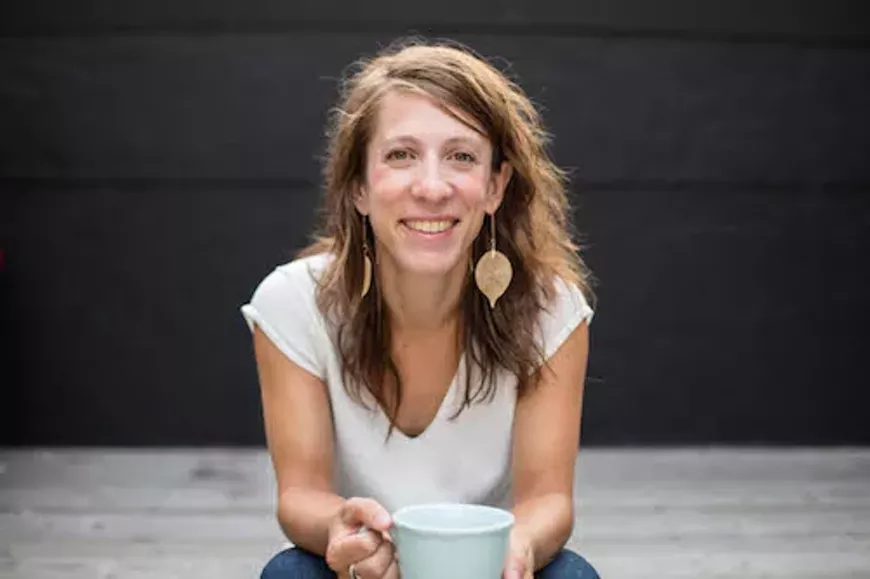 gabrielle_papillon_press_shot_blue_mug.webp