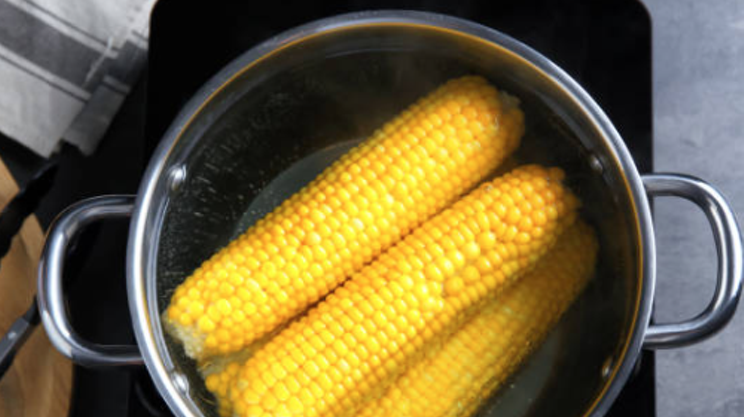 Image: The Hangout: Central corn boil