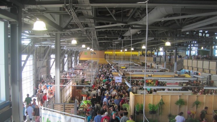 Seaport Farmers' Market is open, to huge crowds