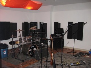 SoundMarket Opens Studios